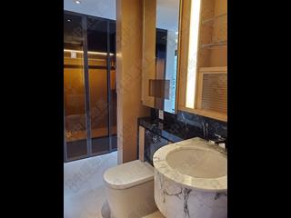 Mid Levels Central - Gramercy 10