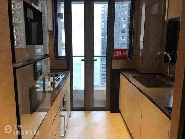Mid Levels Central - Arezzo 14