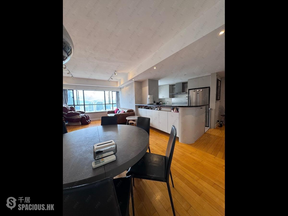 Mid Levels Central - The Grand Panorama 01