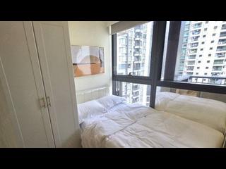 Sai Ying Pun - The Queens 02