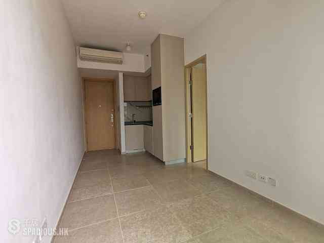 Sai Ying Pun - No.8 Hing Hon Road (Resiglow-Bonham) 03