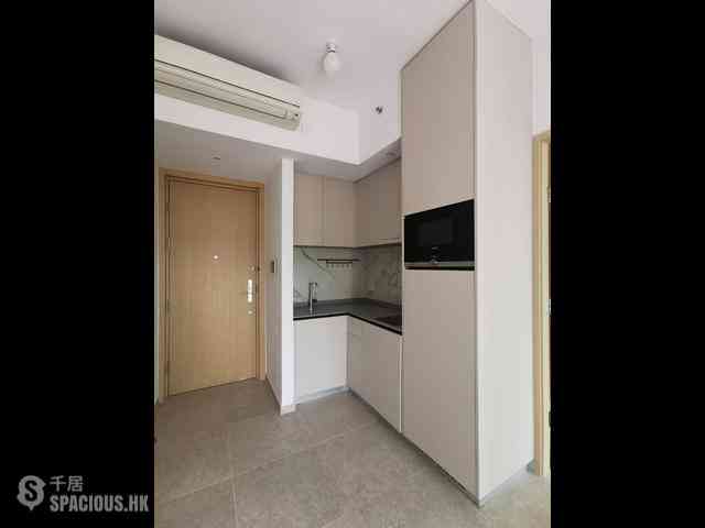 Sai Ying Pun - No.8 Hing Hon Road (Resiglow-Bonham) 07