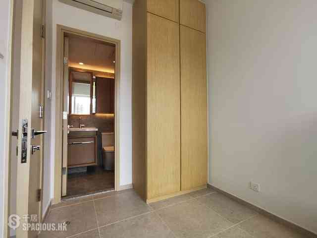 Sai Ying Pun - No.8 Hing Hon Road (Resiglow-Bonham) 05