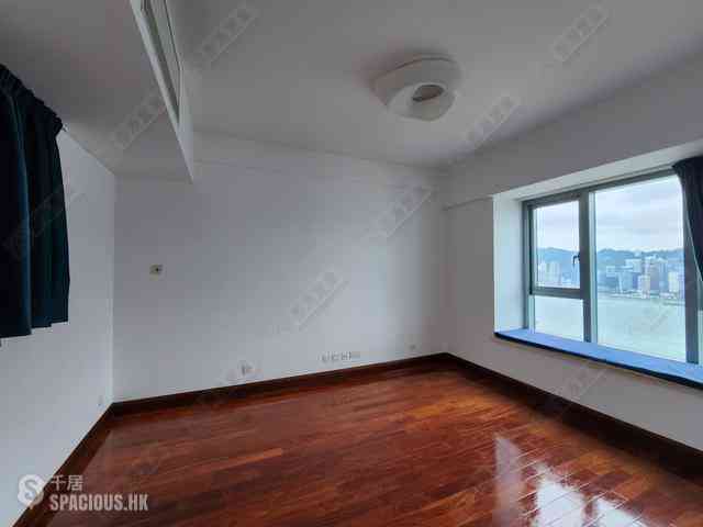 West Kowloon - The Harbourside 03