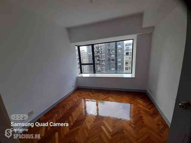 Mid Levels Central - 62B, Robinson Road 01
