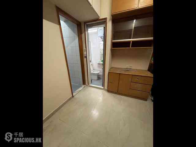 Sai Ying Pun - Chiu Kwong Mansion 02