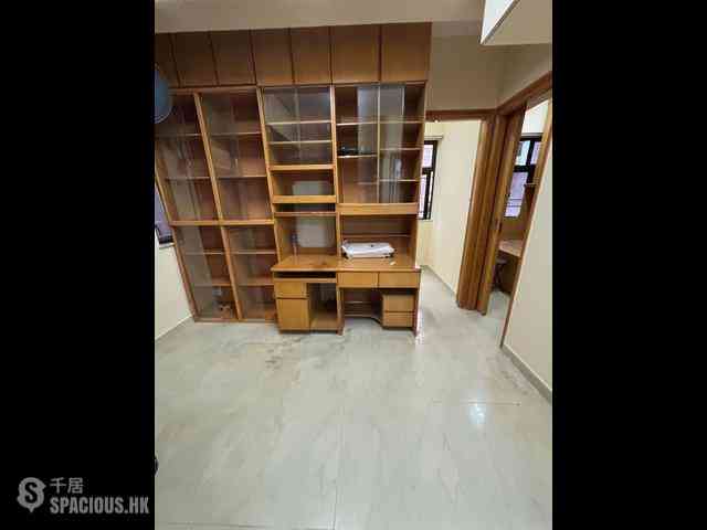 Sai Ying Pun - Chiu Kwong Mansion 03