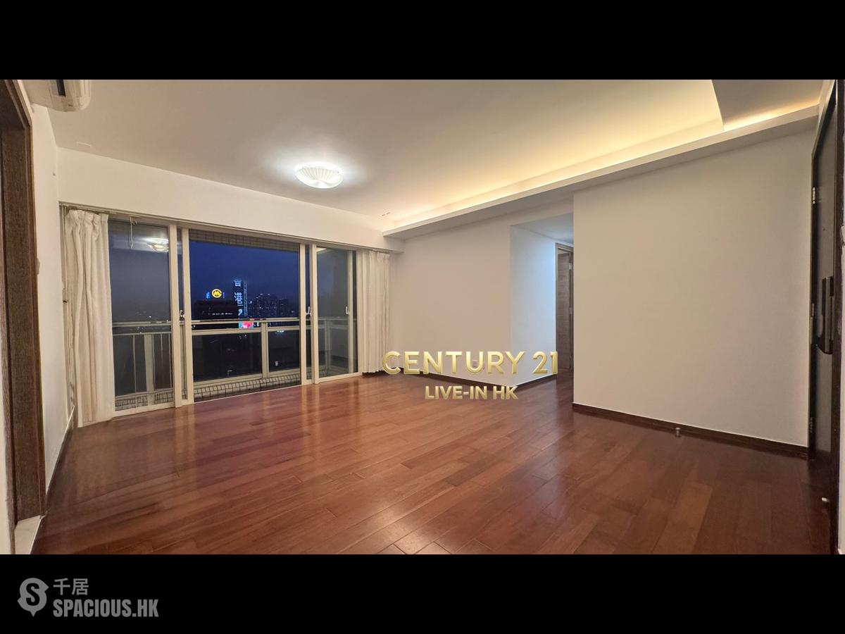 Soho - Centrestage 01