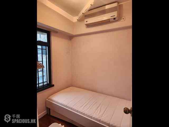 Shek Tong Tsui - Charmview Court 06