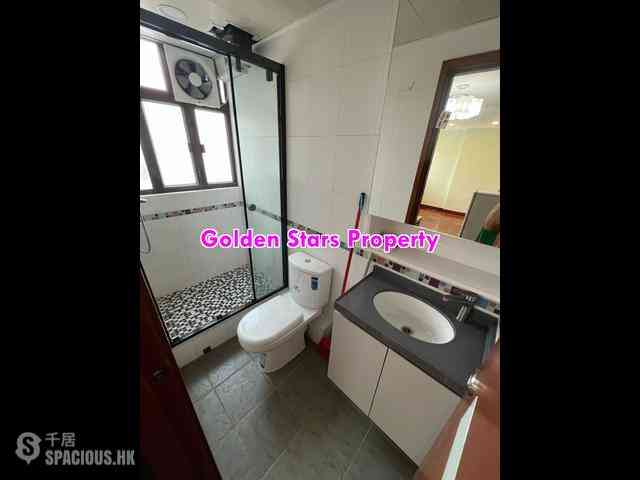 Sai Ying Pun - Fook Moon Building 02