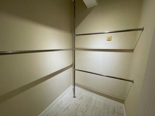 Mid Levels Central - Seymour Place 13