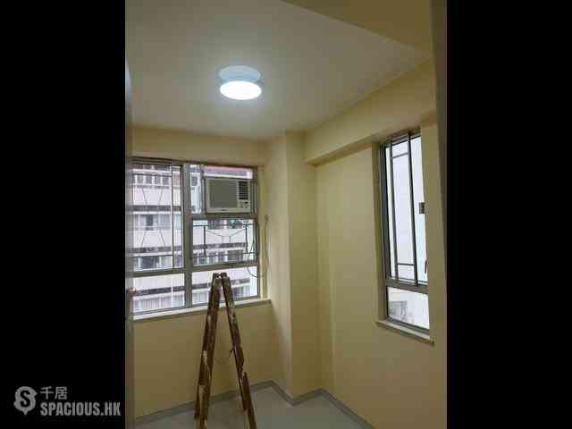 North Point - Fung Cheong Building 07