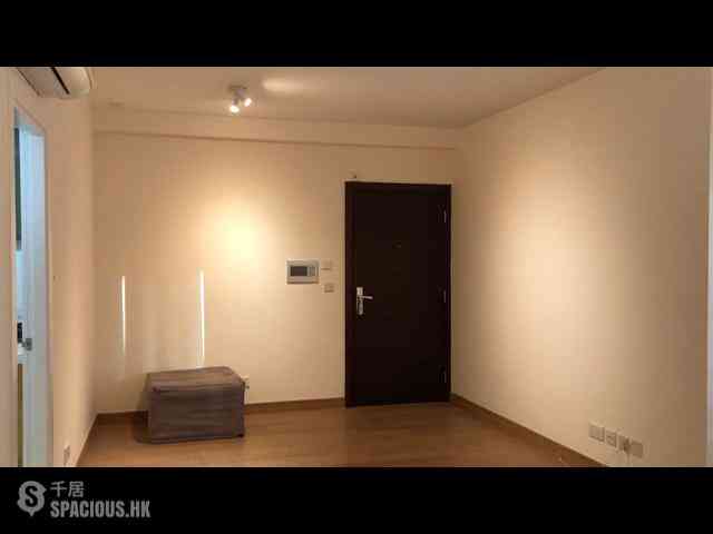 Soho - Centrestage 02