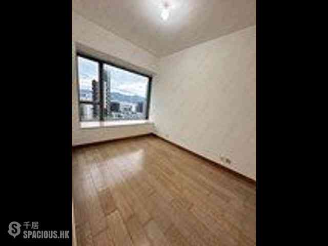 Sai Ying Pun - Island Crest Block 2 02
