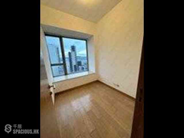 Sai Ying Pun - Island Crest Block 2 04