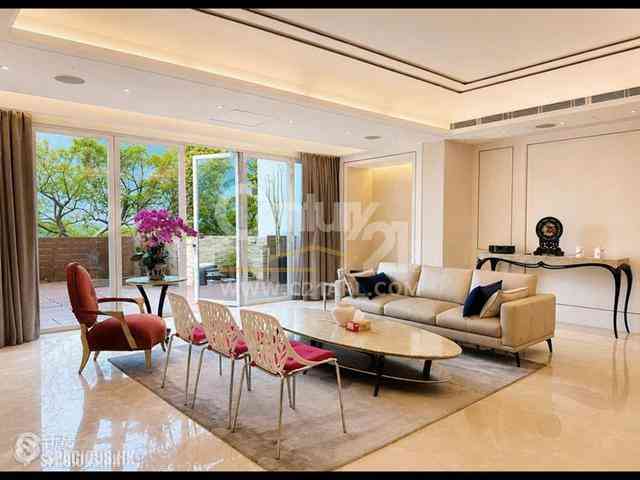 The Peak - Strawberry Hill 10