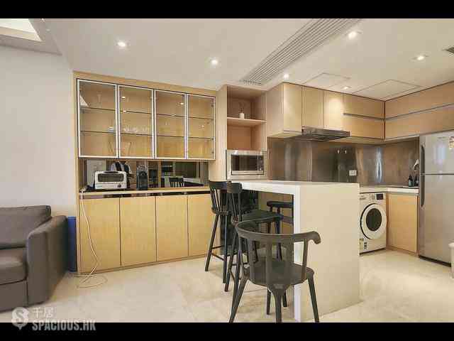 Wan Chai - Convention Plaza Apartments 02