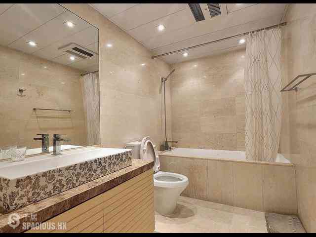 Wan Chai - Convention Plaza Apartments 05