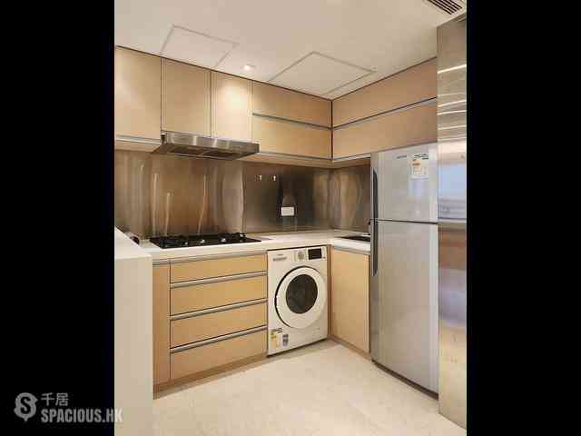 Wan Chai - Convention Plaza Apartments 06
