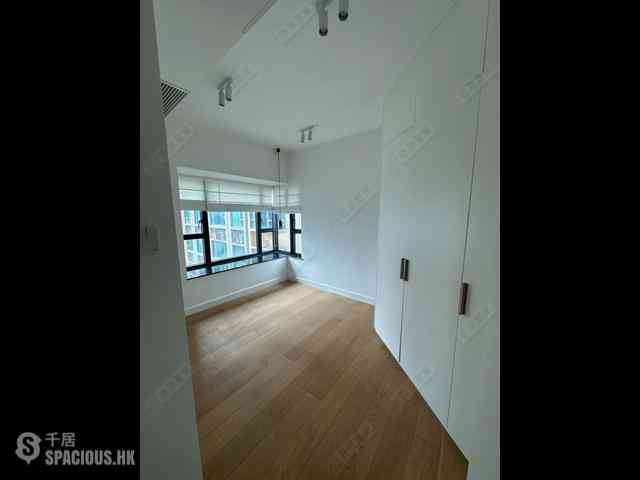 West Kowloon - Sorrento Phase 1 Block 6 07