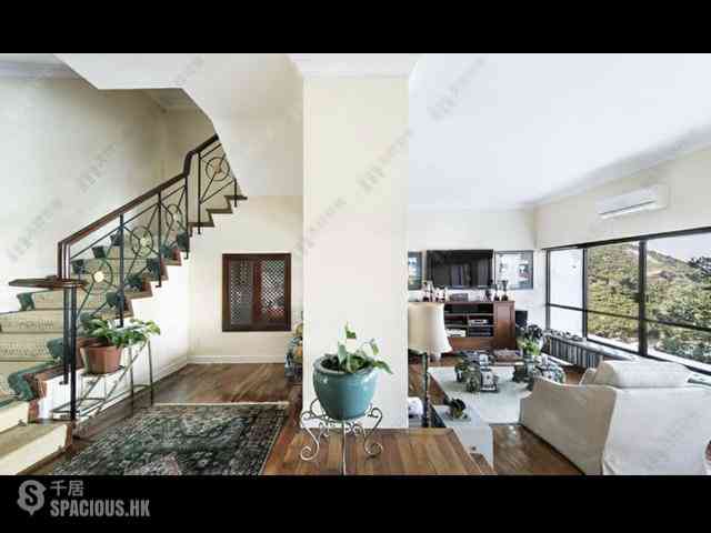 Chung Hom Kok - Coral Villas 03