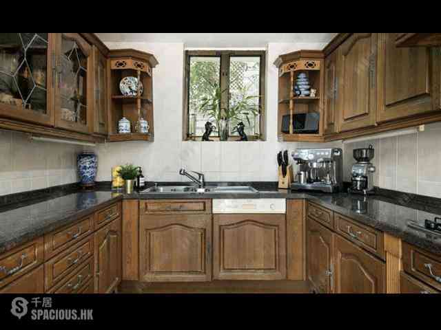 Chung Hom Kok - Coral Villas 04