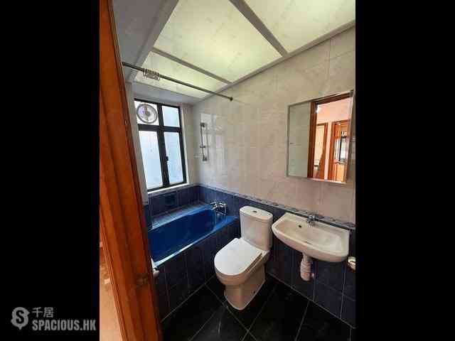 Wan Chai - Kam Fook Mansion 03