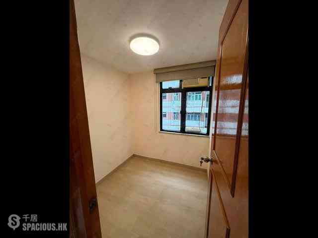 Wan Chai - Kam Fook Mansion 07