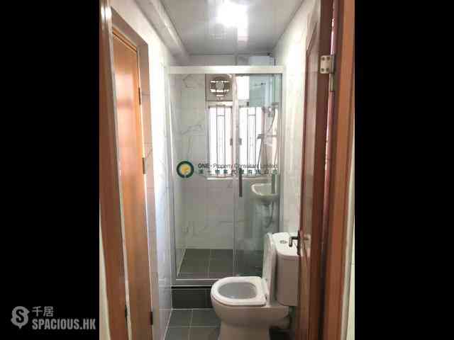 Sai Ying Pun - Tone Hing Building 02