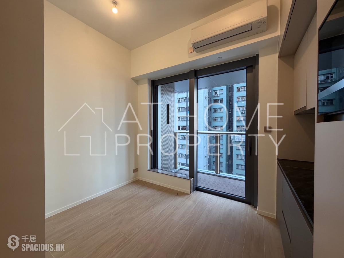 Sai Ying Pun - Des Voeux W Residence 01