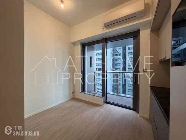 Sai Ying Pun - Des Voeux W Residence 01