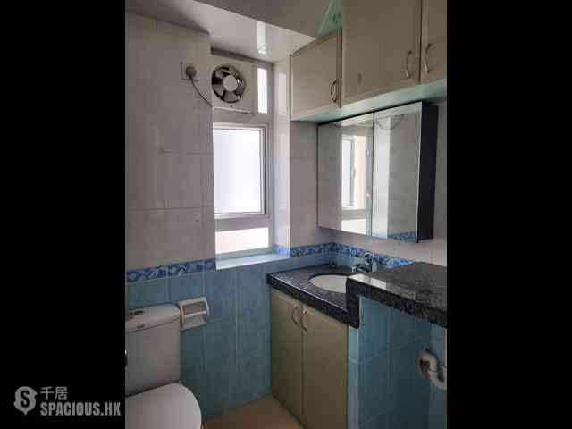 Quarry Bay - Nan Fung Sun Chuen Block 7 03