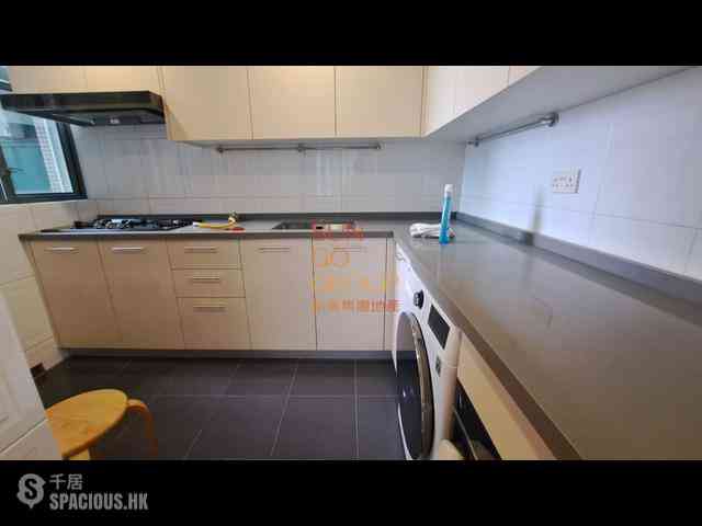 Mid Levels West - 80 Robinson Road 11