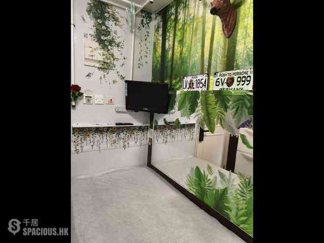 Tsim Sha Tsui - Golden Crown Court 02