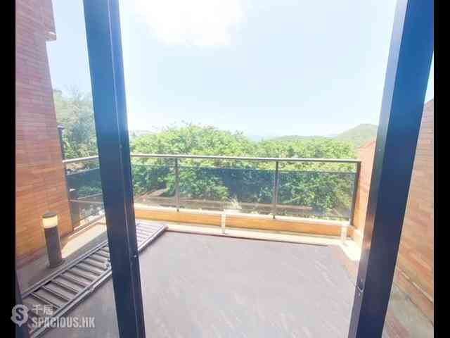 Repulse Bay - The Somerset 01