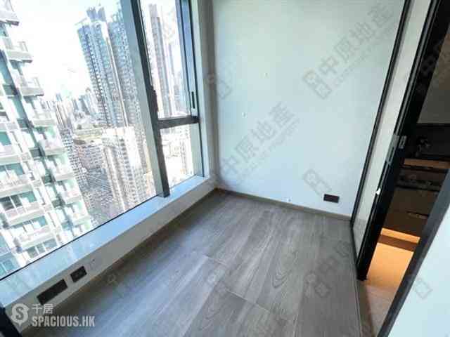 Sai Ying Pun - Two・Artlane 04