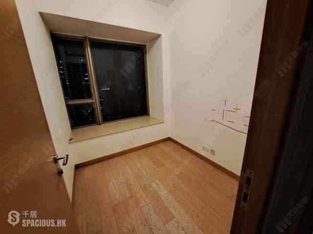 Sai Ying Pun - Island Crest Block 2 04