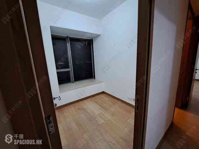 Sai Ying Pun - Island Crest Block 2 09