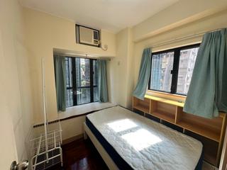 Wan Chai - Tai Yuen Court 05