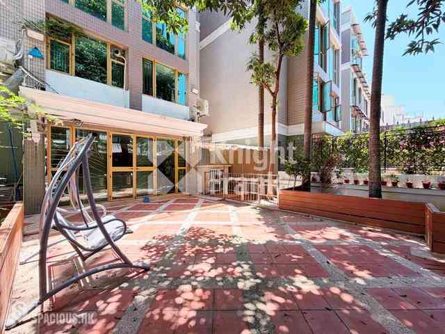 Kowloon Tong - La Salle Place 01