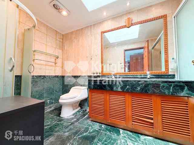 Kowloon Tong - La Salle Place 17