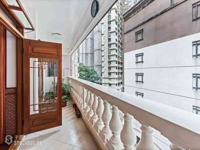 Mid Levels Central - Ivory Court 01