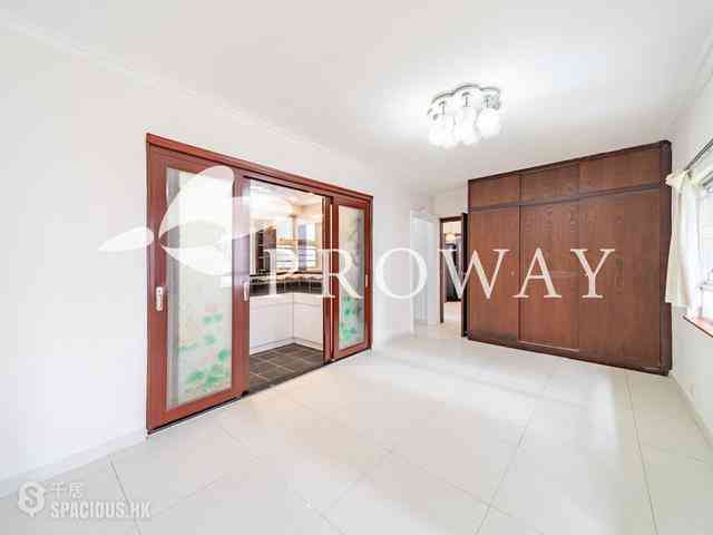 Ap Lei Chau - South Horizons Phase 3 Mei Chun Court (Block 21) 04