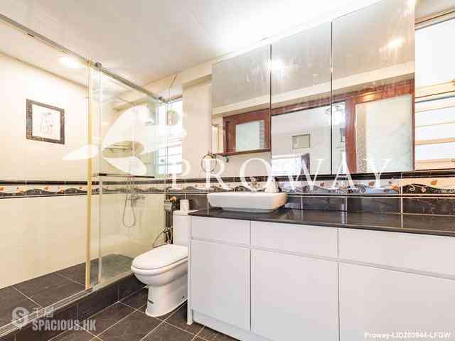 Ap Lei Chau - South Horizons Phase 3 Mei Chun Court (Block 21) 06