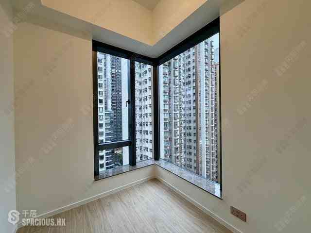 Sai Ying Pun - Des Voeux W Residence 04