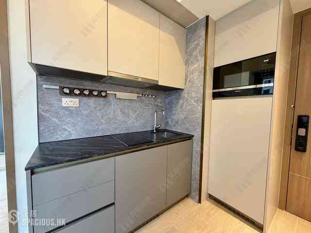 Sai Ying Pun - Des Voeux W Residence 05