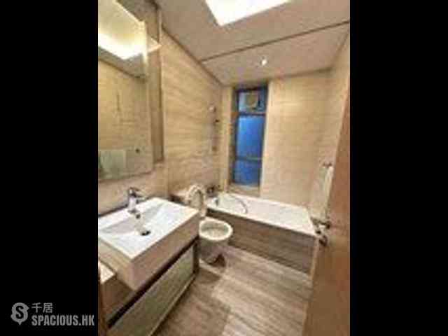 Sai Ying Pun - Island Crest Block 2 05