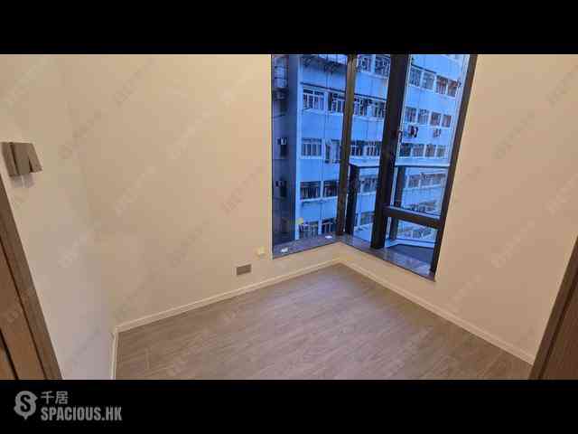 Sai Ying Pun - Des Voeux W Residence 03