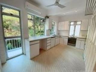 Mid Levels Central - Grand House 04