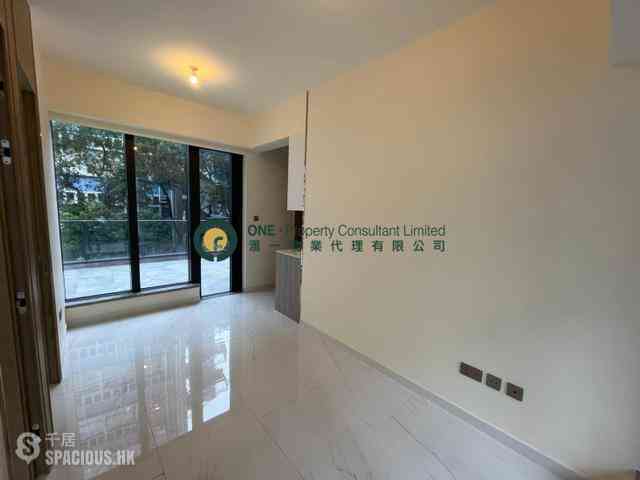 Sai Ying Pun - The Queens 02